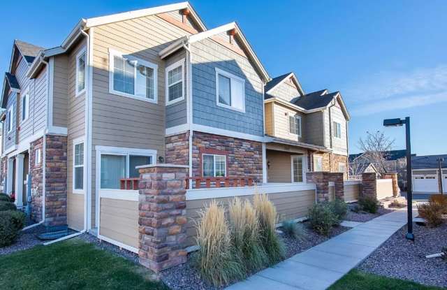Lovely 2 bedroom, 3 bathroom townhome! Pool Community! Garage! photos photos