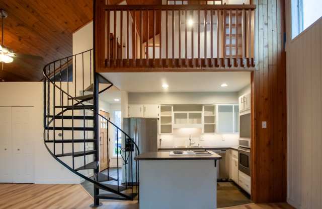 One of a kind home in West Richland Gallery 4