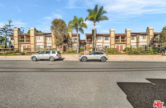 2333 241st St unit: 3 photos photos