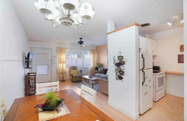 820 SW 11th Ave - 820 Southwest 11th Avenue, Hallandale Beach, FL 33009