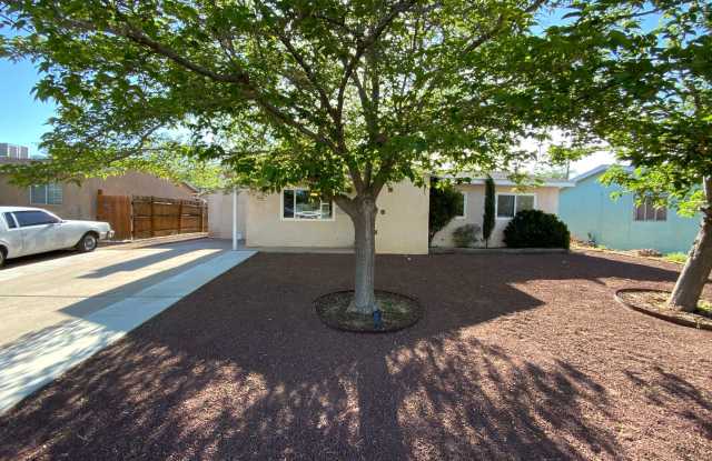 3 Bedroom Updated Single Story Home Available Near Juan Tabo Blvd NE  Indian School Rd NE! photos photos