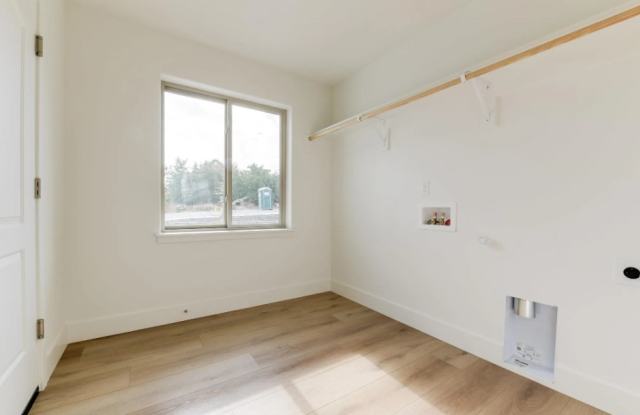 95 E 22nd Pl photos photos