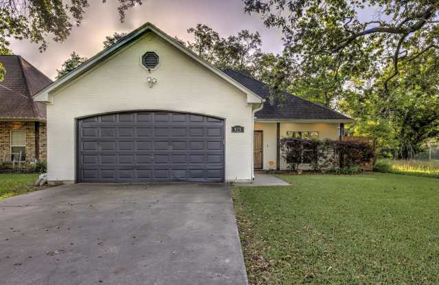 925 McArthur Drive Gallery 2