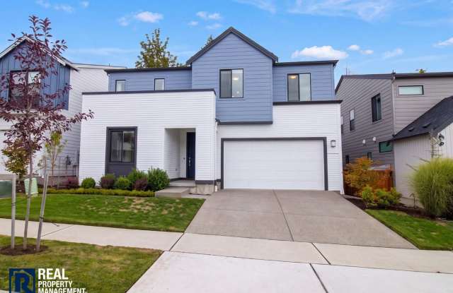 Modern Tehaleh Home with Multigenerational Layout, Office & Loft photos photos