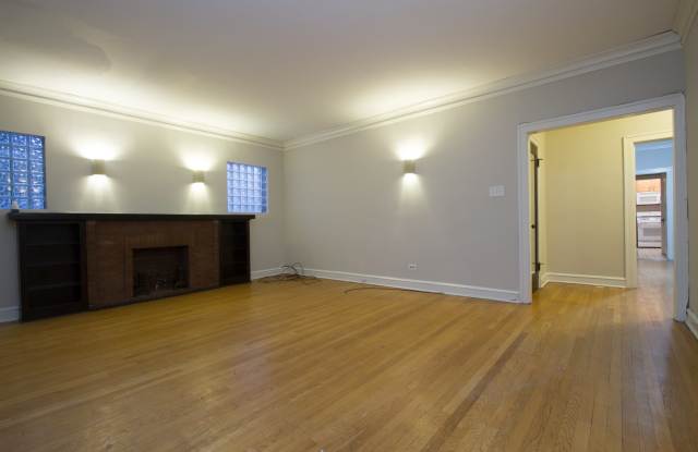 3426 North Keeler Avenue Gallery 3
