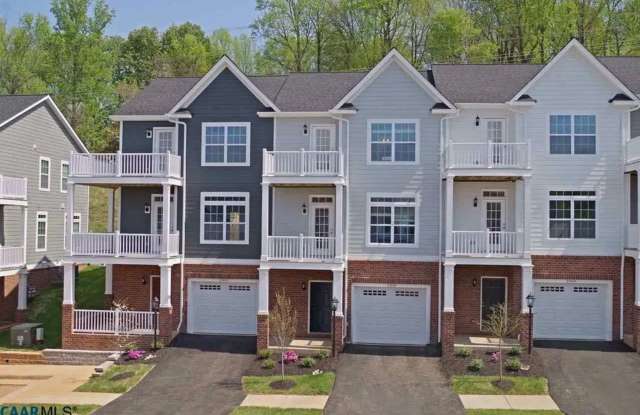 Beautiful 3BR, 2.5 Ba End Unit townhome in the Pavilion at Pantops photos photos