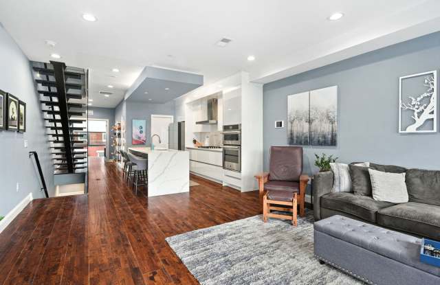 Premium Francisville Condo with Roofdeck! Gallery 4