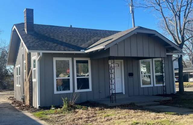 822 W Fischer St photos photos