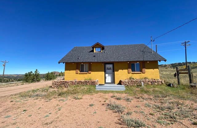 Charming 1 bed 1 bath Outside of Downtown Cripple Creek Gallery 4