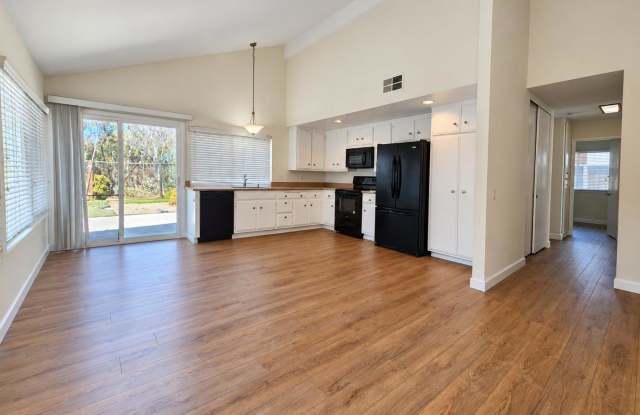 3 Bedroom Single Story House in Scripps Ranch Gallery 1