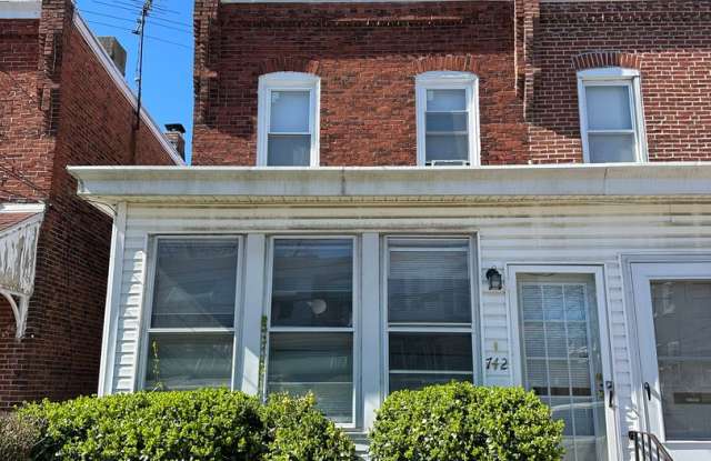 3 Bed, 1.5 bath townhome - 742 Jeffrey Street, Chester, PA 19013 3 Bed, 1.5 bath townhome - 742 Jeffrey Street, Chester, PA 19013
