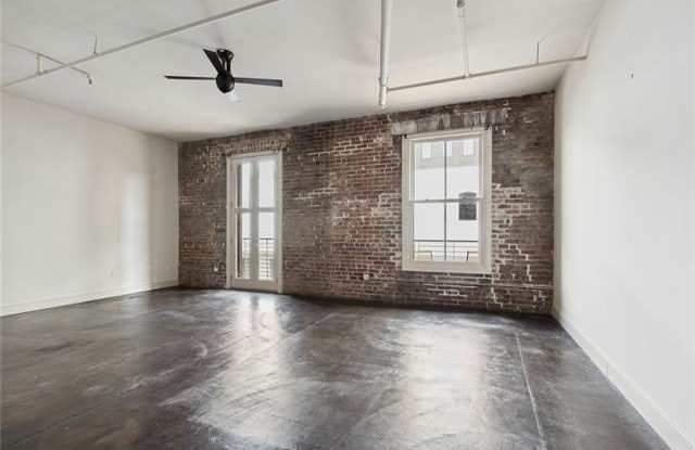 900 S PETERS Street Gallery 4