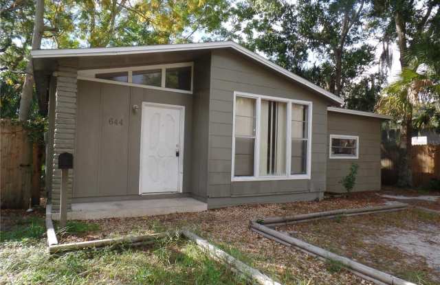 644 HICKMAN COURT S - 644 Hickman Court South, St. Petersburg, FL 33705