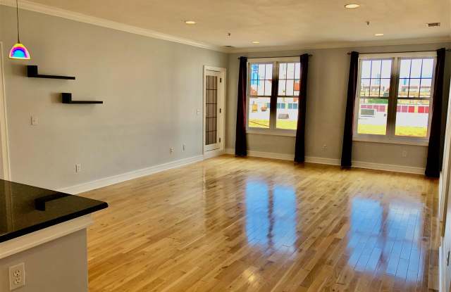 624 MONROE ST Gallery 2