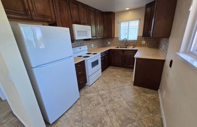 Oliver Ave. 2142-48 photos photos