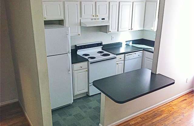 567 Winton Terrace Northeast Gallery 3