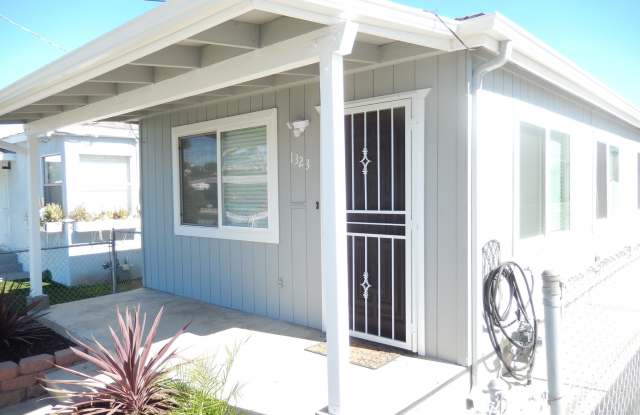 Completely Remodeled 2 Bedroom in the Heart of Bay Park!! Gallery 3
