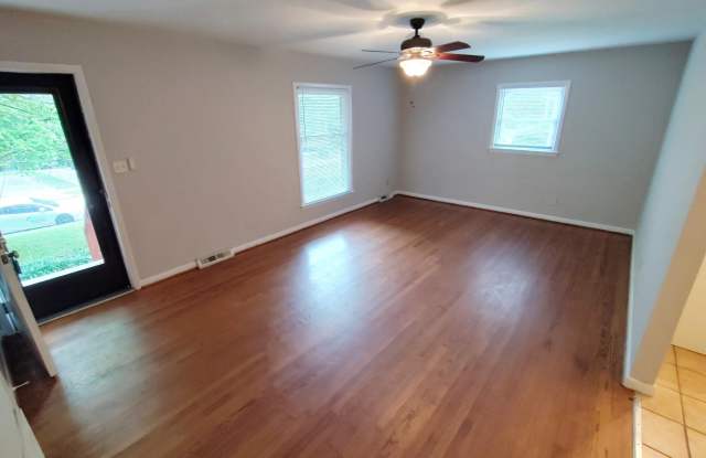 1720 Euclid Road Gallery 3