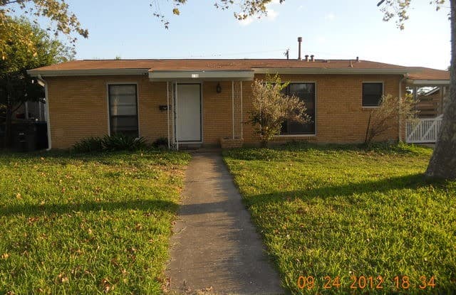 230 HIALEAH AVE - 230 Hialeah Avenue, San Antonio, TX 78218