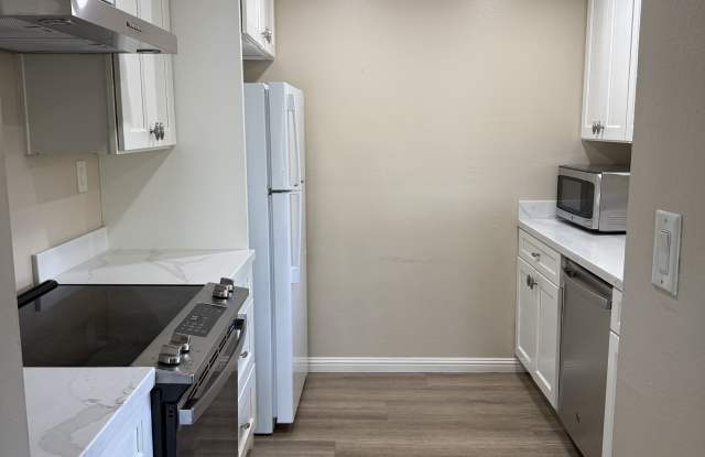 2415 Horizon Lane photos photos