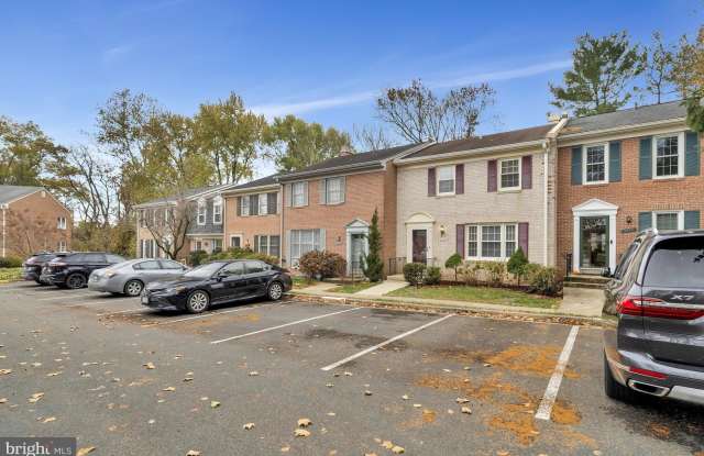 2802 BALLIETT COURT Gallery 2