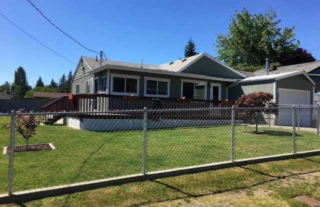 3033 Hollywood Ave N E - 3033 Hollywood Avenue Northeast, Enetai, WA 98310