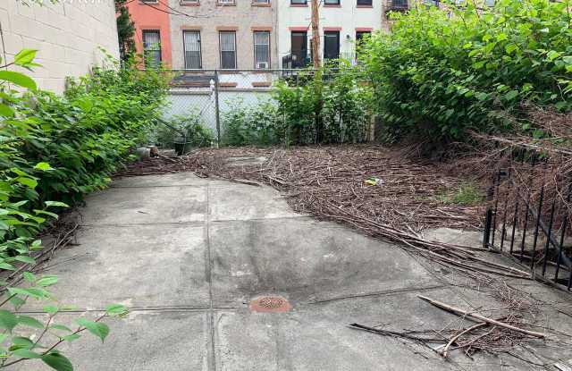 452 Gates Avenue Gallery 4