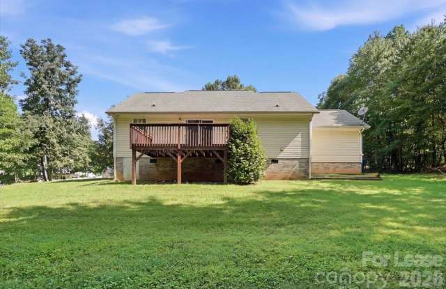 4089 Fallen Pine Road Gallery 2
