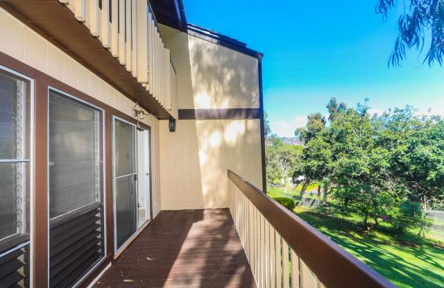 Hillside Terrace - spacious split-level end unit townhome with 3 bedrooms and 2 1/2 bathrooms. 2 car garage. - 98-1074 Komo Mai Drive, Pearl City, HI 96701
