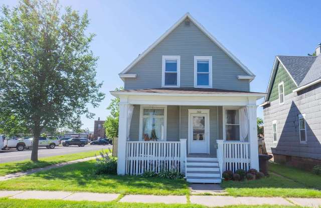 1502 N 14th St - 1502 North 14th Street, Superior, WI 54880