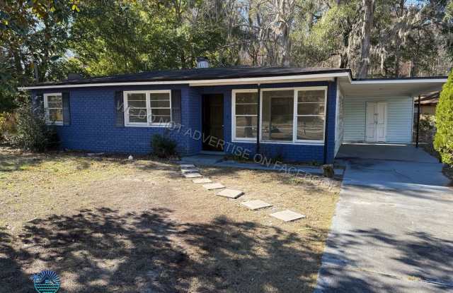 Lovely 3 bedroom / 1 bathroom house now available for rent! photos photos