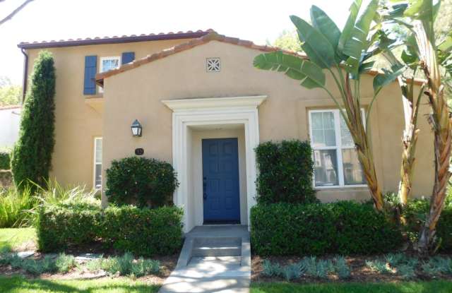 Beautiful detached home in Quail Hill. 2 Master Suites and 2.5 baths. photos photos