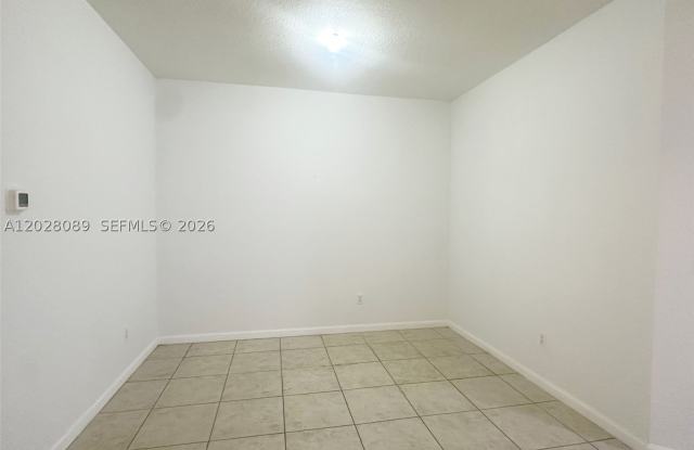 662 NE 21st Ter Gallery 4