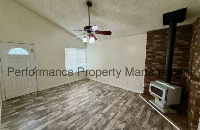 Beautiful 4 Bed/2 Bath SW Bakersfield Home w/ RBP  $0 Deposit Option photos photos