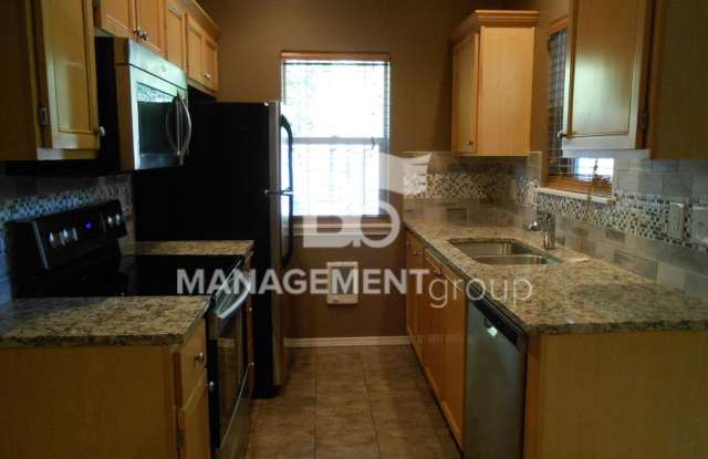Orenco/Hillsboro Townhome Close to Intel & Shopping Gallery 3