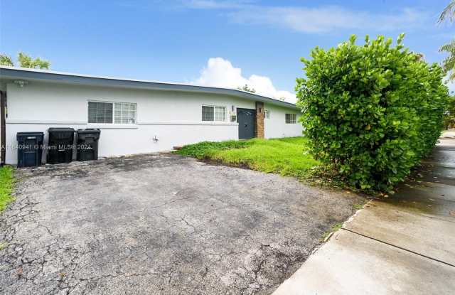 18931 NE 20th Ct Gallery 3