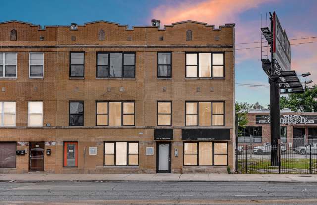 454 N Western Avenue - 454 North Western Avenue, Chicago, IL 60612
