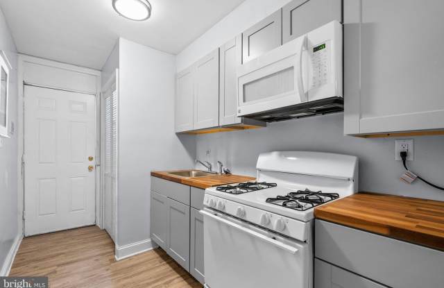 4118 1ST STREET SE photos photos