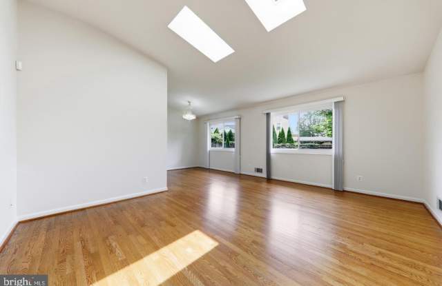 11601 GOWRIE Court Gallery 3