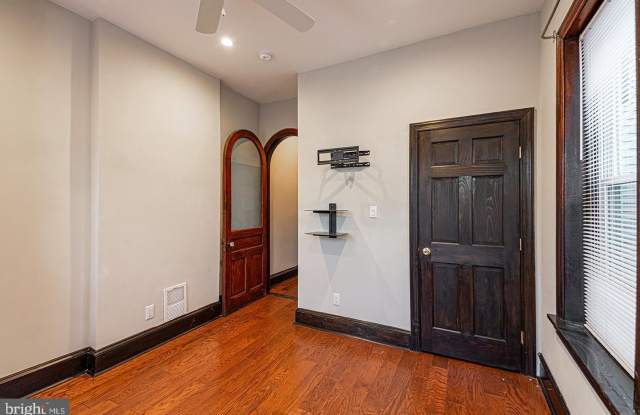 1525 N NEWKIRK STREET photos photos