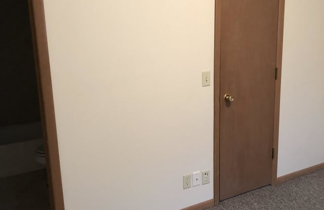 2012 Cedar Street - 2 Gallery 4