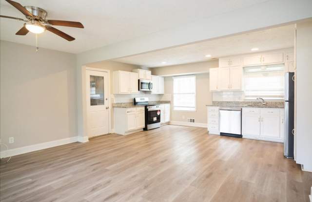 3/2 Home in Cul-De-Sac w/ 2 Car Garage and Large Bonus Room photos photos