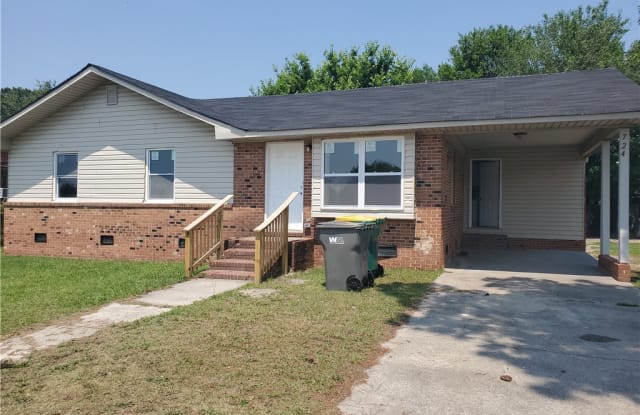 724 Spruce Street - 724 Spruce Street, Lumberton, NC 28358