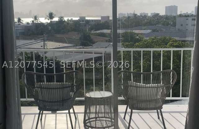 6900 Bay Dr Gallery 1
