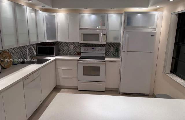 75 Capri B - 75 Capri B, Palm Beach County, FL 33484