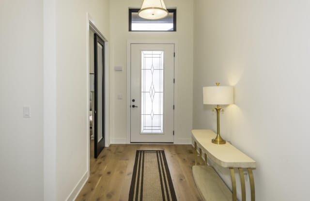 1858 Upland Drive Gallery 3