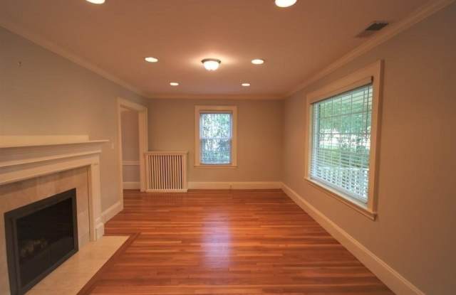 30 Farmcrest Ave Gallery 2