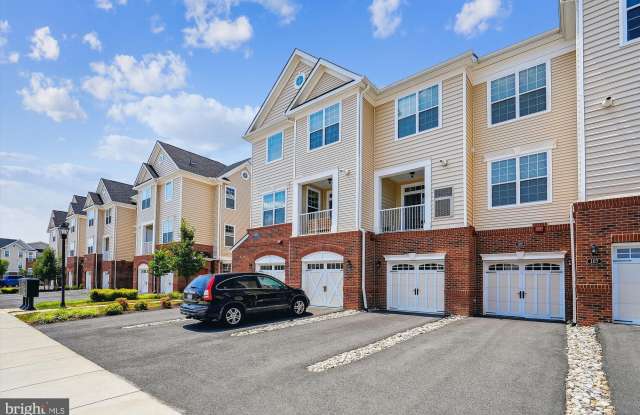 23265 MILLTOWN KNOLL Square Gallery 2