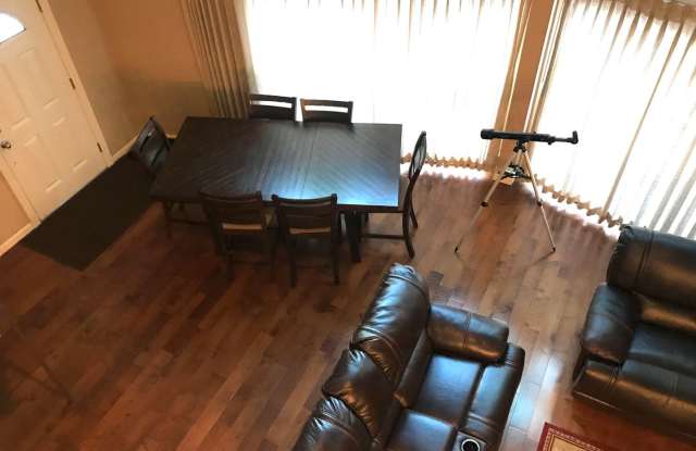 Beautiful large home available for a 3-6 month Seasonal lease! Call me and book today! Gallery 4