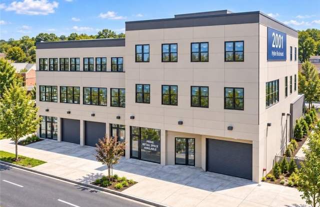 2000 Hylan Boulevard Gallery 3